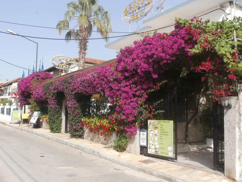Harry'S Bar & Apartments 1 Acharavi  Dış mekan fotoğraf