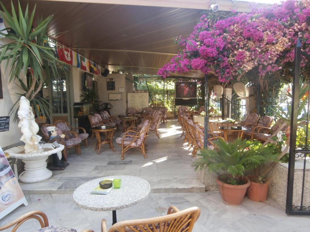 Harry'S Bar & Apartments 1 Acharavi  Dış mekan fotoğraf