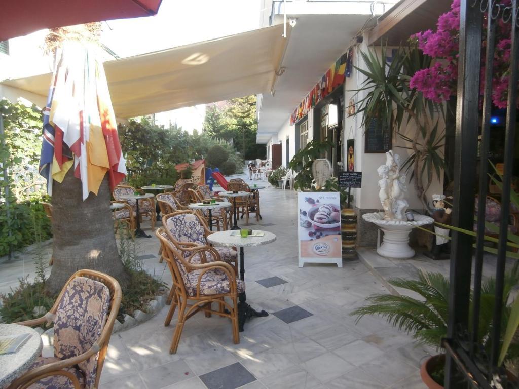 Harry'S Bar & Apartments 1 Acharavi  Dış mekan fotoğraf